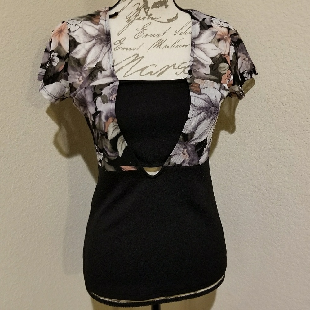 ❤❤SALE❤❤ Floral Blouse